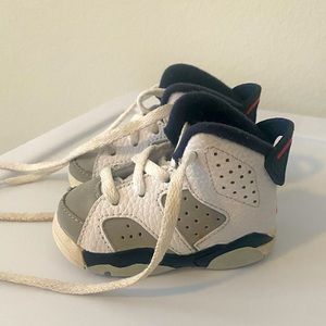 Nike Jordan sneakers size 3C. Hardly worn, great condition 💙